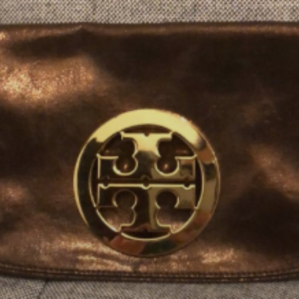 Tory Burch Metallic Leather Reva Clutch - Picture 4 of 7
